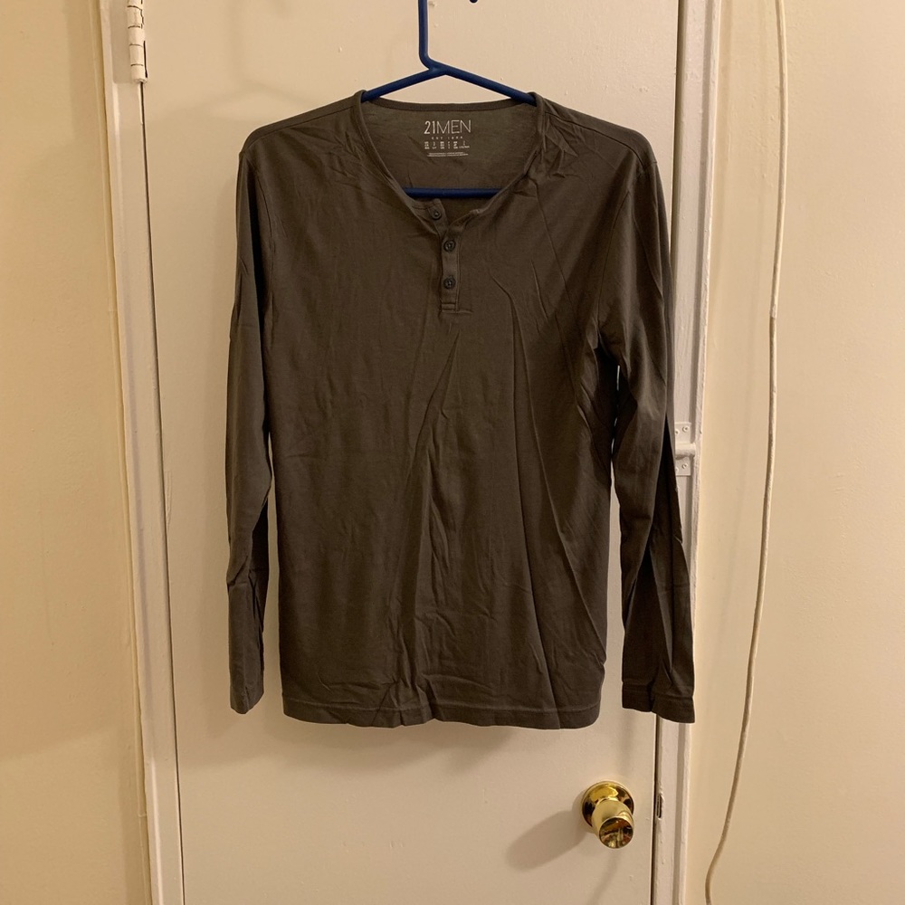T-Shirt Long Sleeve Hem